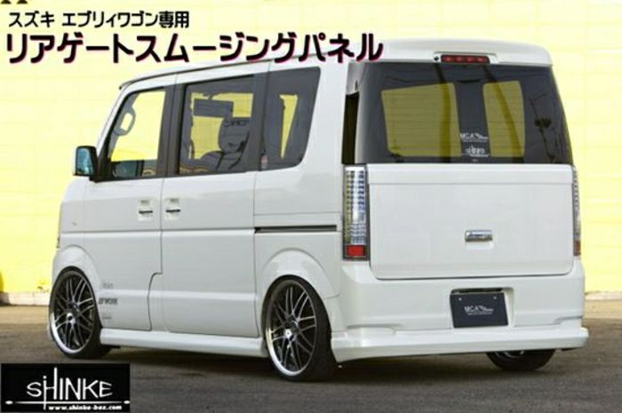 SHINKE】エブリイワゴン用リアゲートスムージングパネル DA64W用  