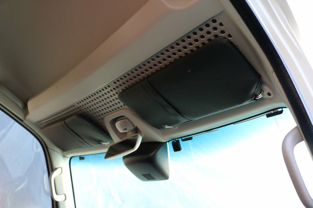 Shinke S321v系 ハイゼットカーゴ専用サンバイザーカバー クルーズ スペシャル用 カスタムパーツ販売 Shinke シンケ