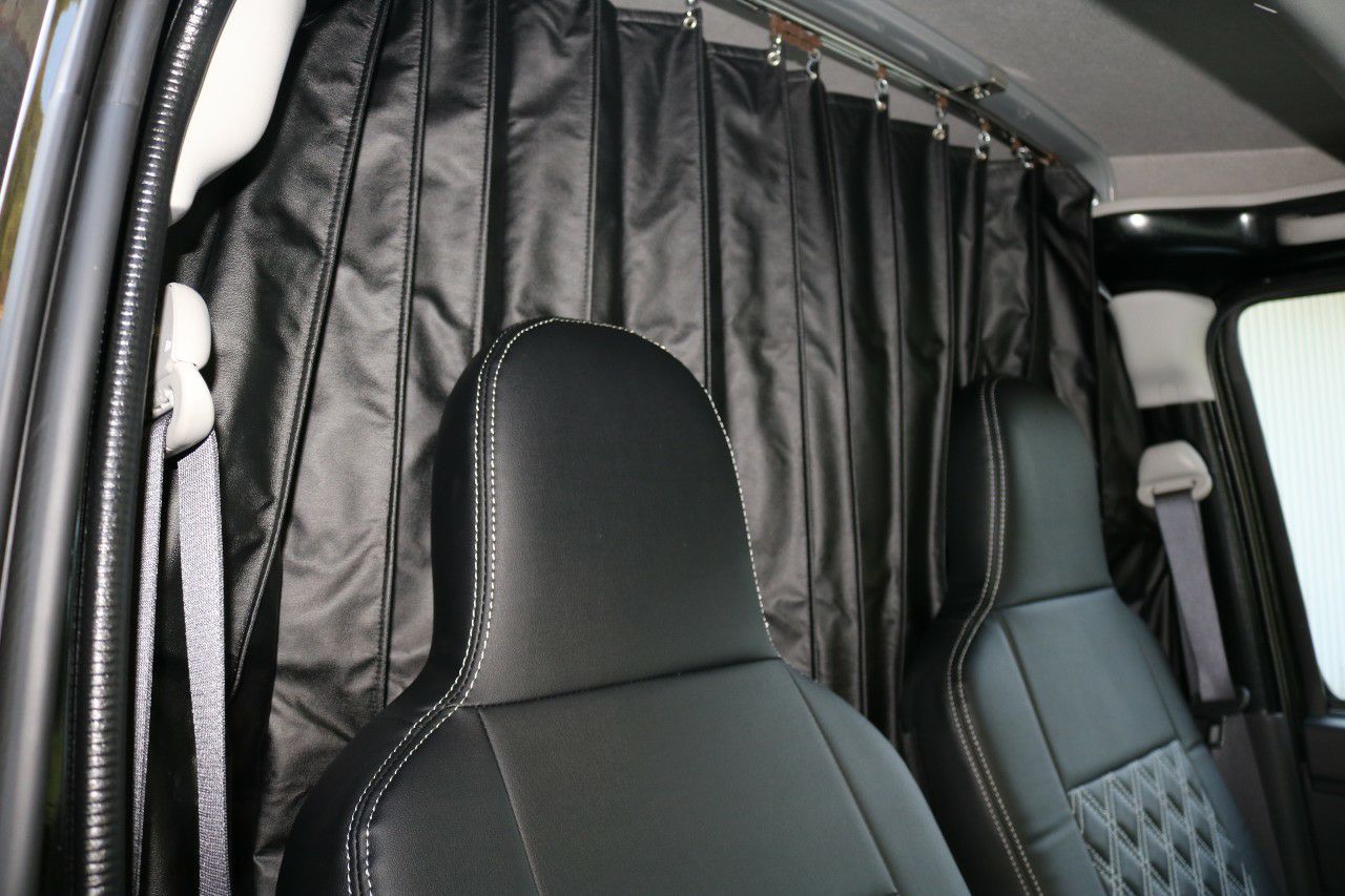 ハイゼットカーゴ 車中泊に 間仕切りカーテン