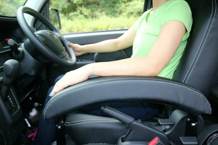 ハイゼットデッキバン アームレスト 「センターアームレスト」