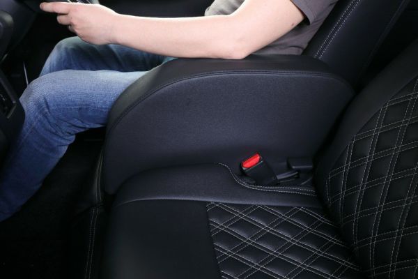 安値 S700.300系 アームレスト 700系アトレー純正使用 専用取付金具付